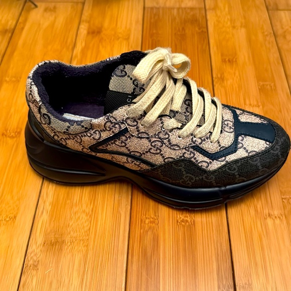 Gucci shoes - Picture 2 of 4